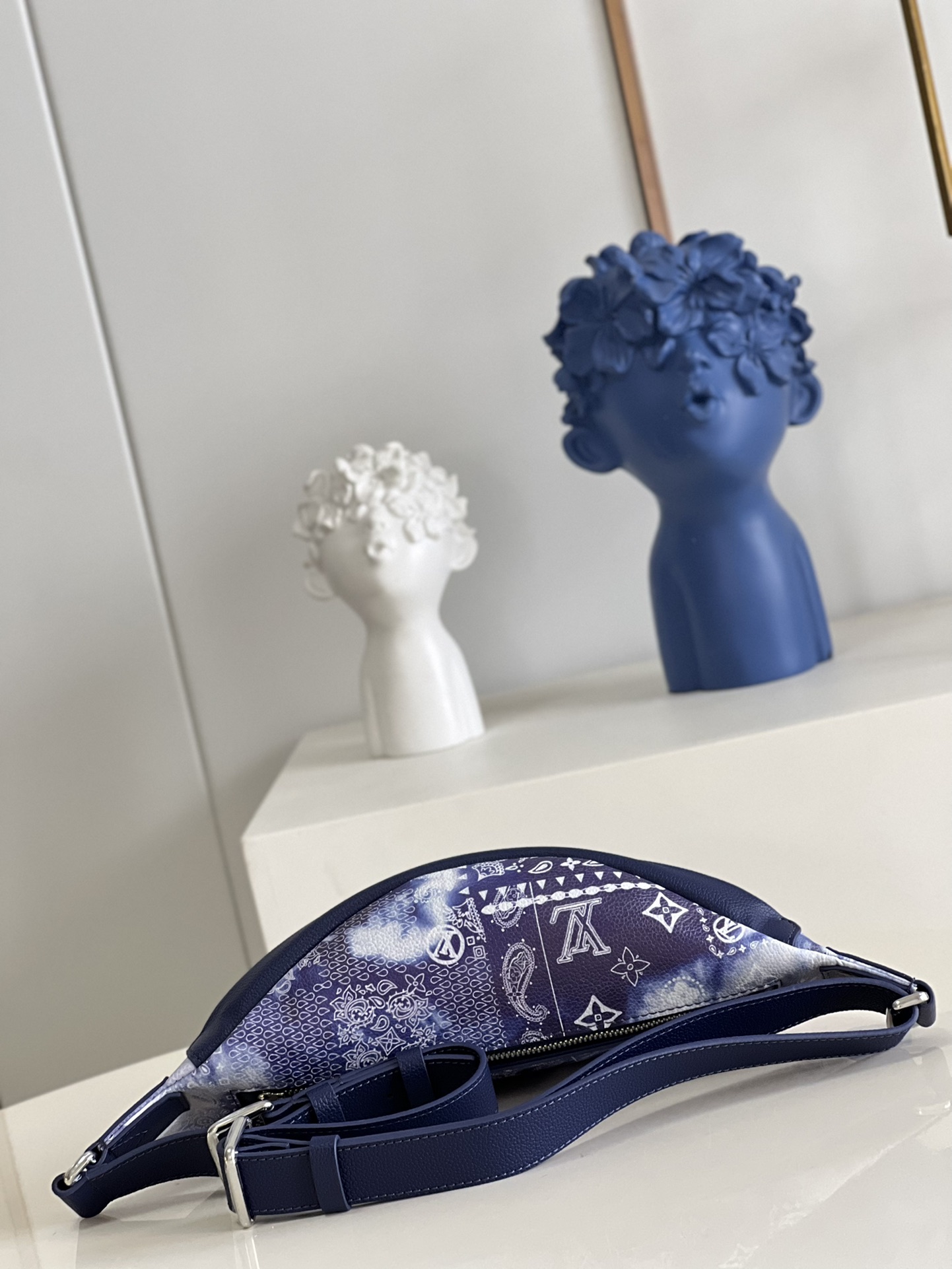 L*ouis V*uitton Top Bag 44*15*9cm