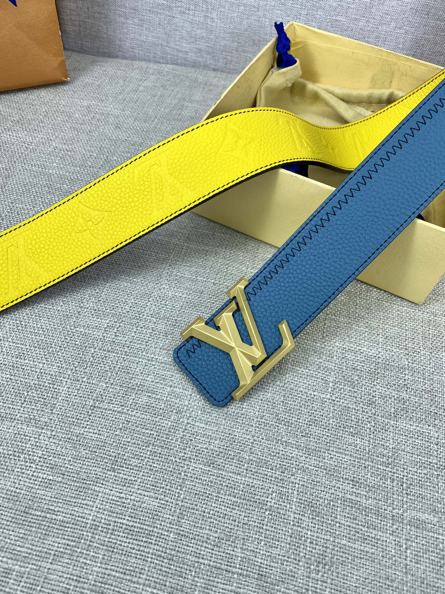 L*ouis V*uitton Belts Top Version