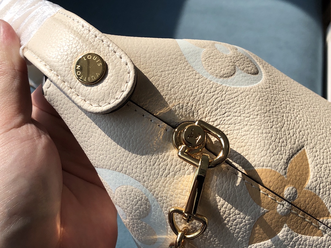 L*ouis V*uitton Bag Top Quality 24 x 22 x 13cm