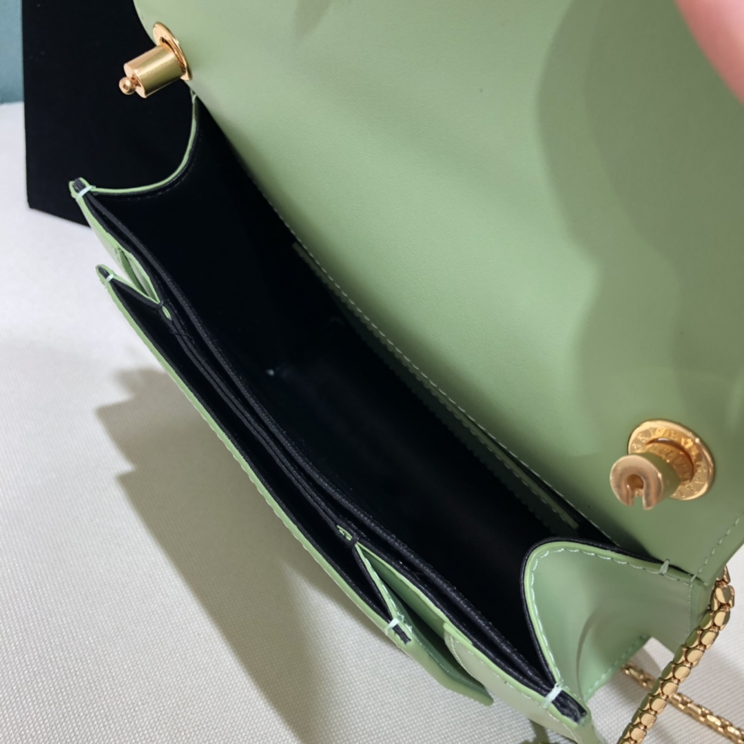 B*vlgari Top Bag 20*15*6.5cm