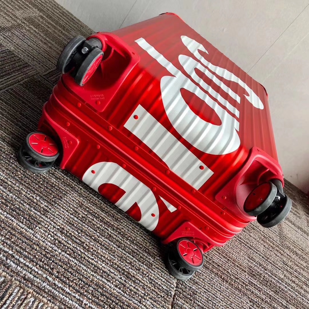S*upreme Luggage