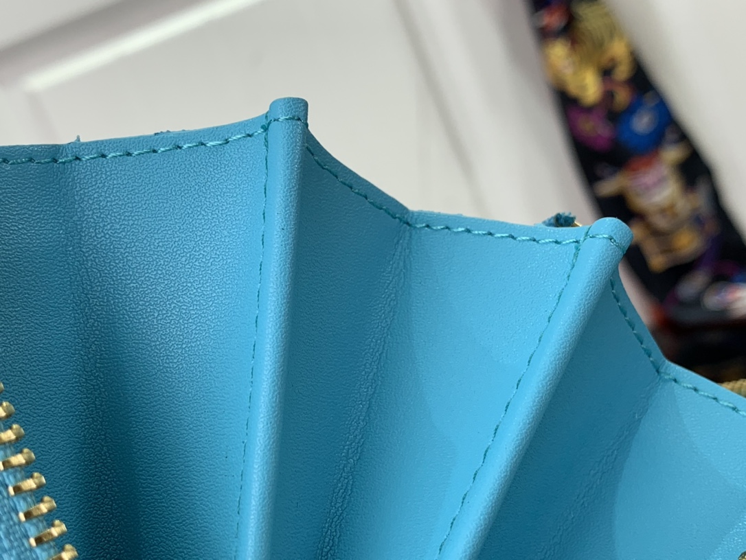 L*ouis V*uitton Bag Top Quality 19.5*10.5*2.5cm