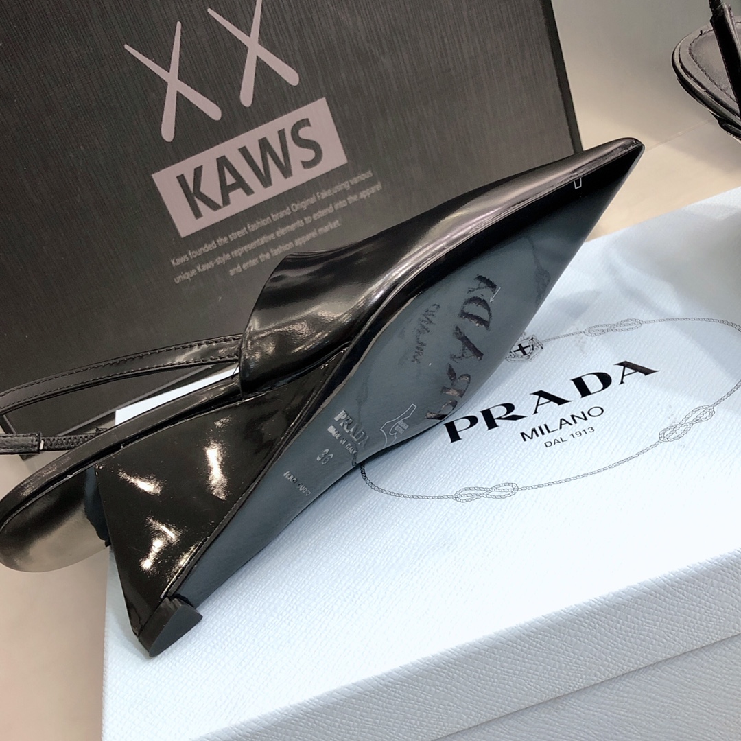 Women P*rada Top Quality Sandals