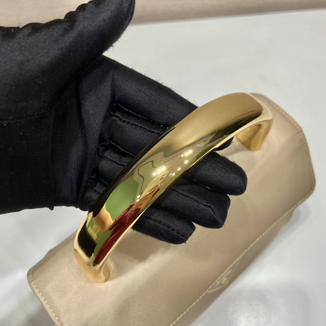 P*rada Bag Top Quality 21*17*12CM