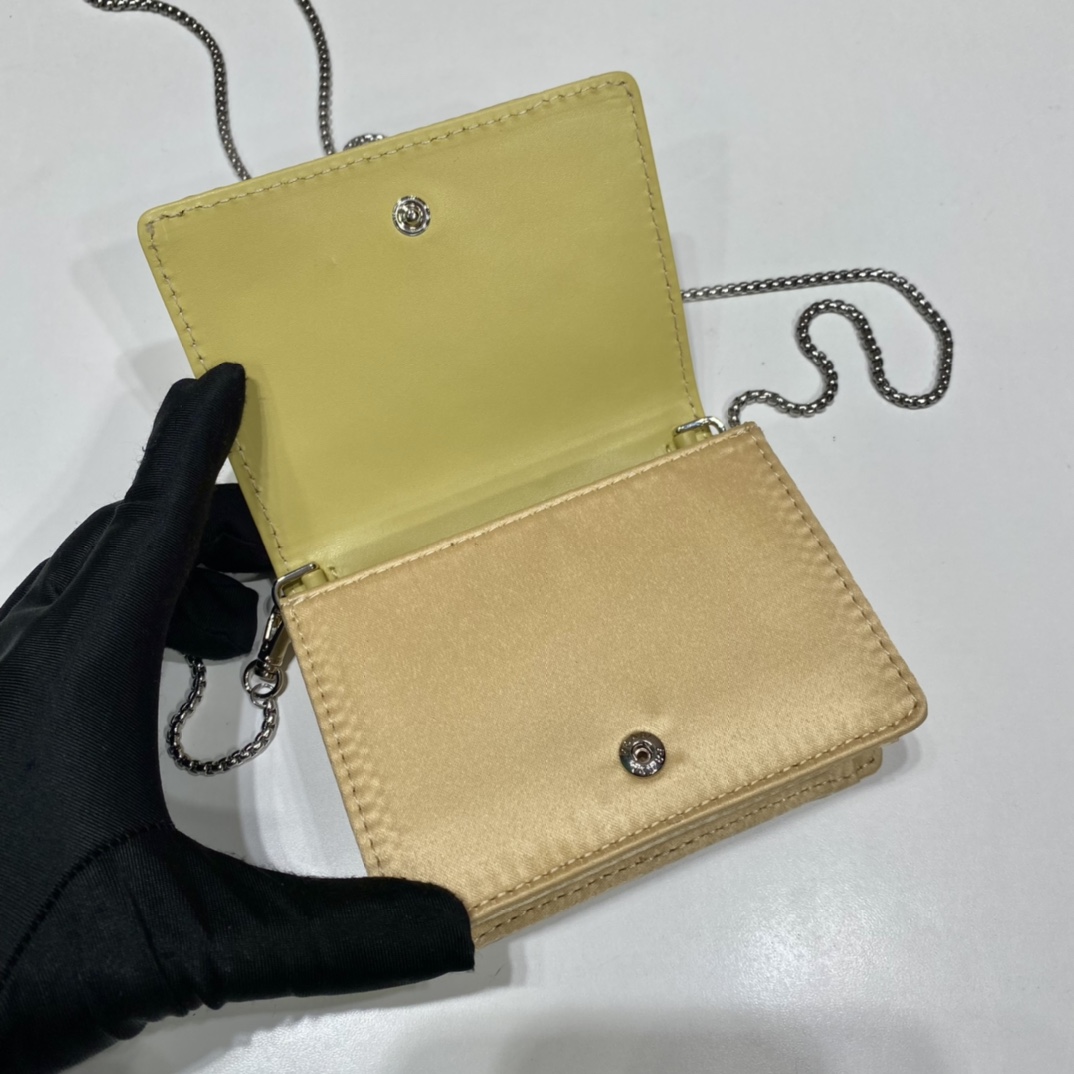 P*rada Bag Top Quality 11.5*8CM