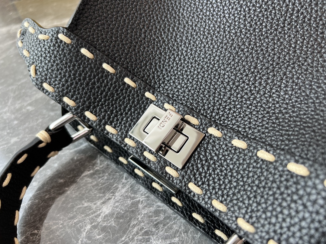 F*endi Bag Top Quality 23*11*18CM