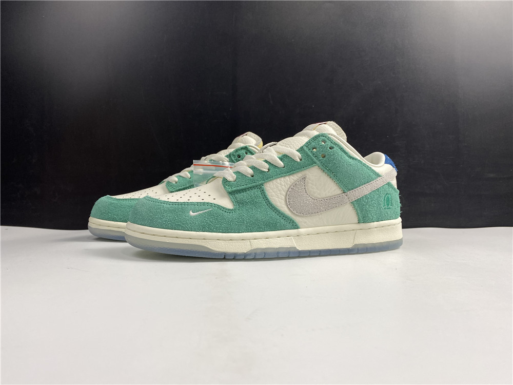 from Kasina x Nike Dunk Low CZ6501-101