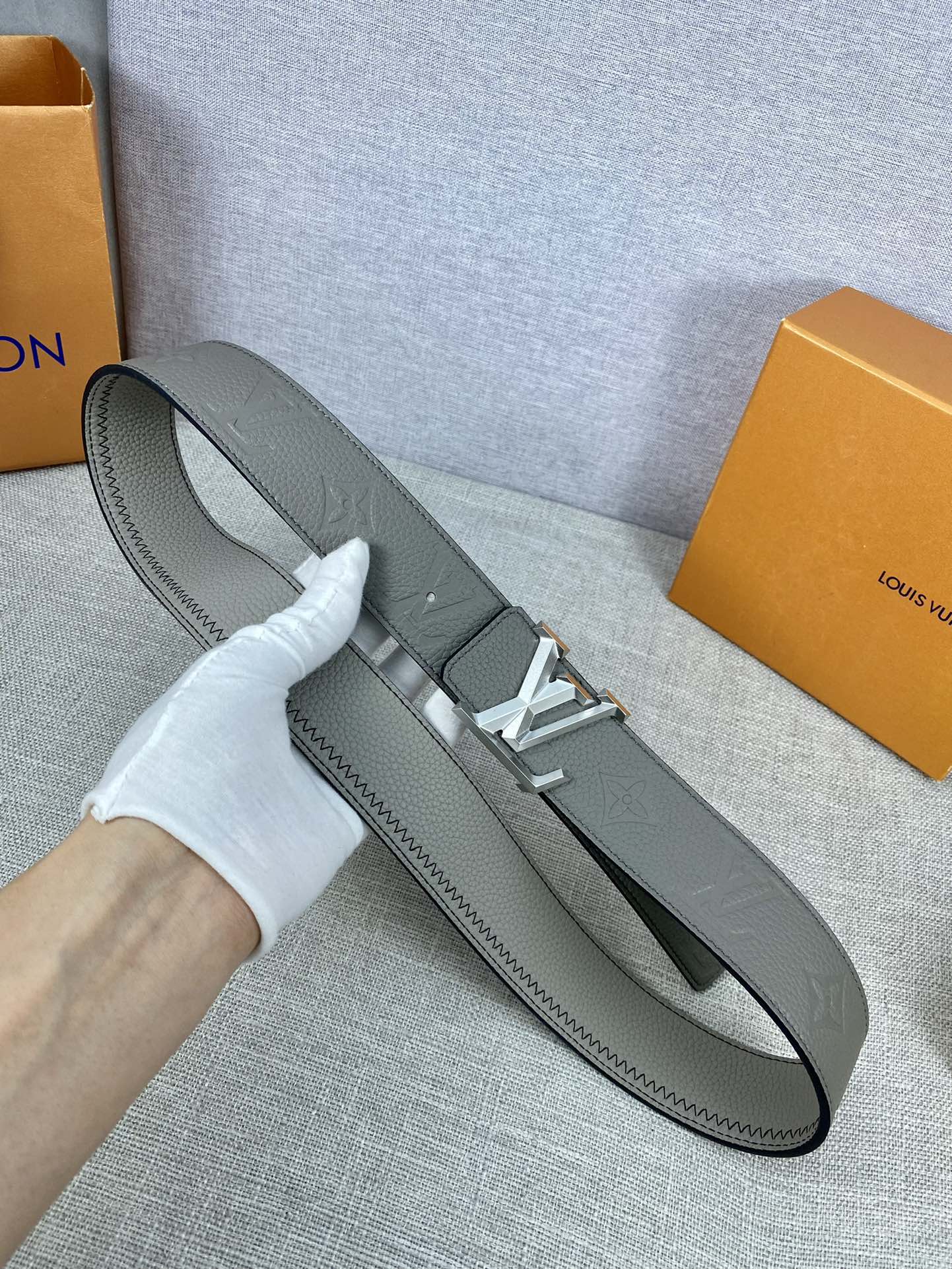 L*ouis V*uitton Belts Top Version