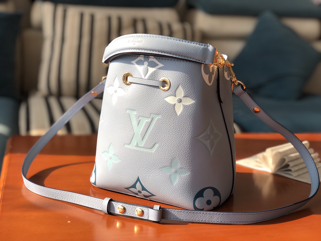 L*ouis V*uitton Bag Top Quality 20 x 20 x 13cm