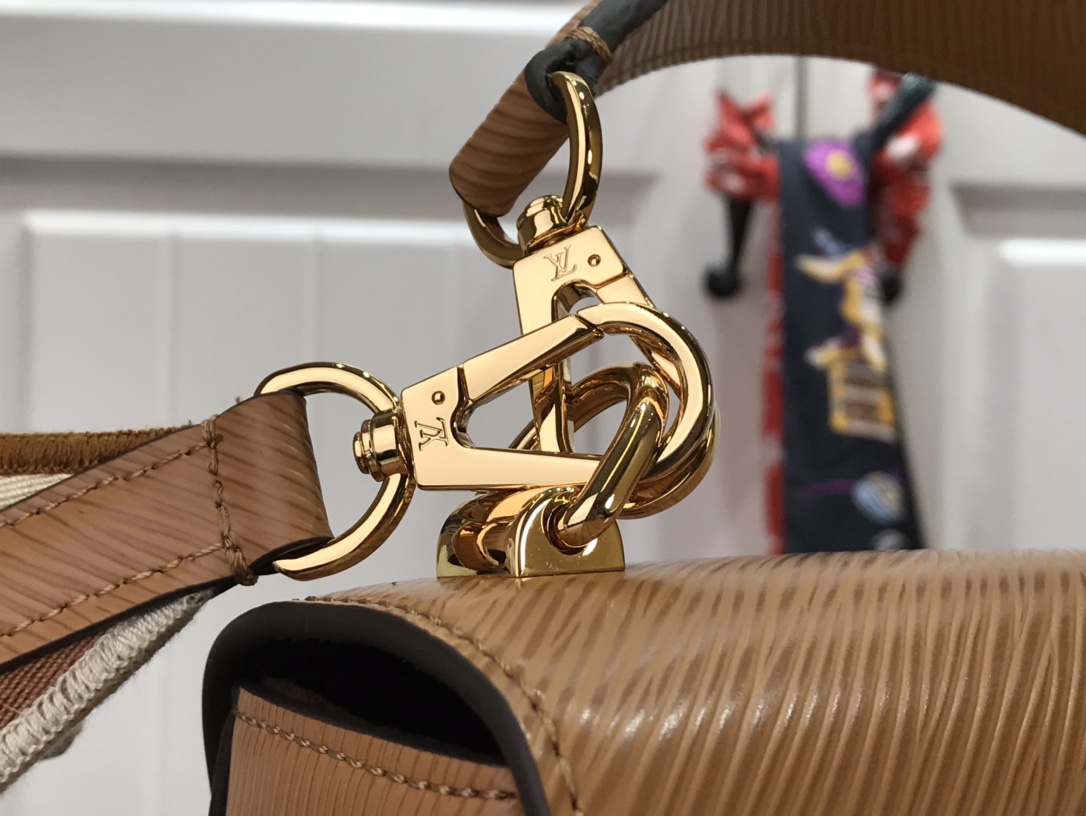 L*ouis V*uitton Top Bag 23*17*9.5cm