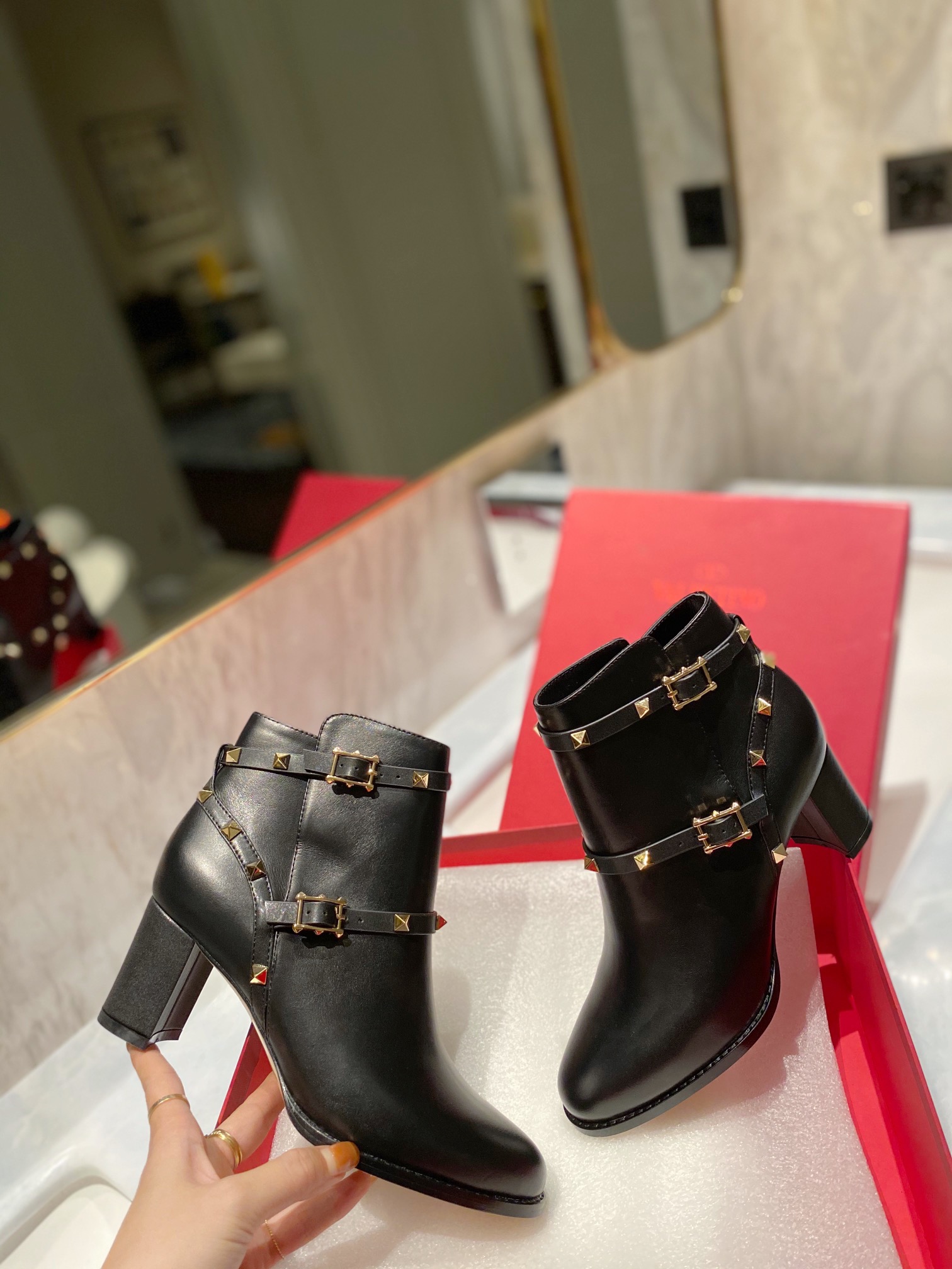 Women π*π΄πΏπΈπππΌππ Top Sneakers