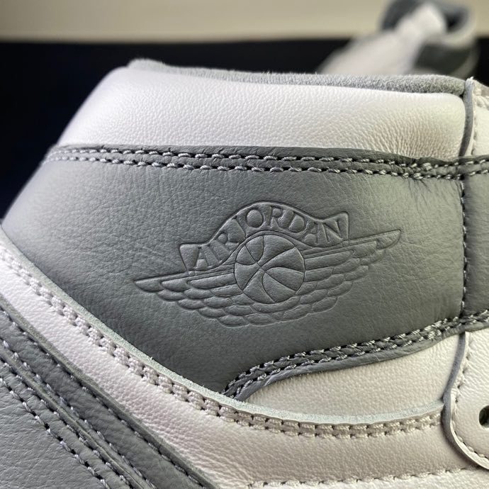 Air Jordan 1 High OG Stealth 555088-037