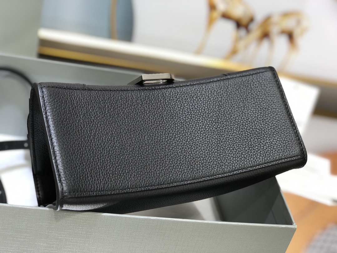 B*alenciaga Bag Top Quality