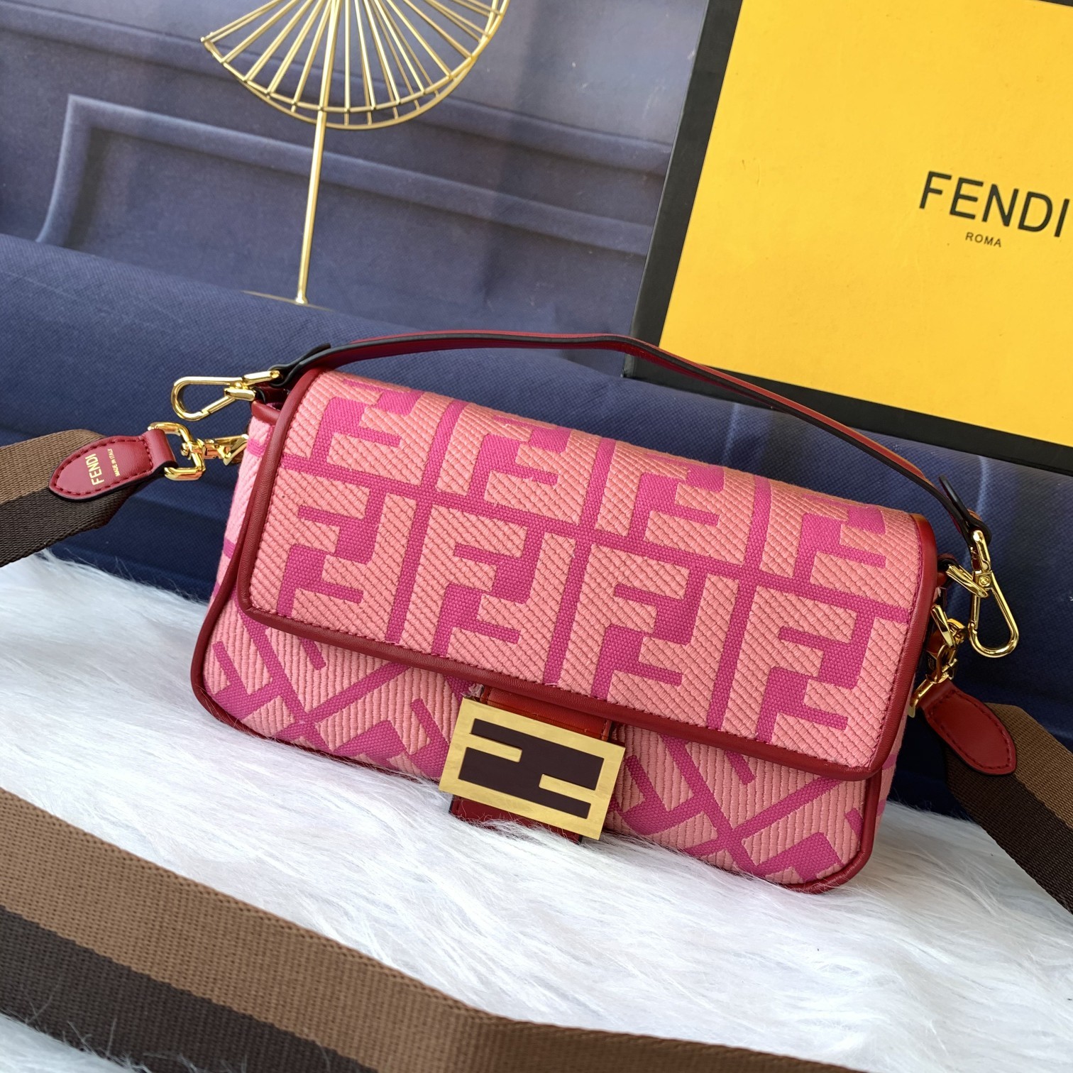 F*endi Top Bag 26*14*4cm