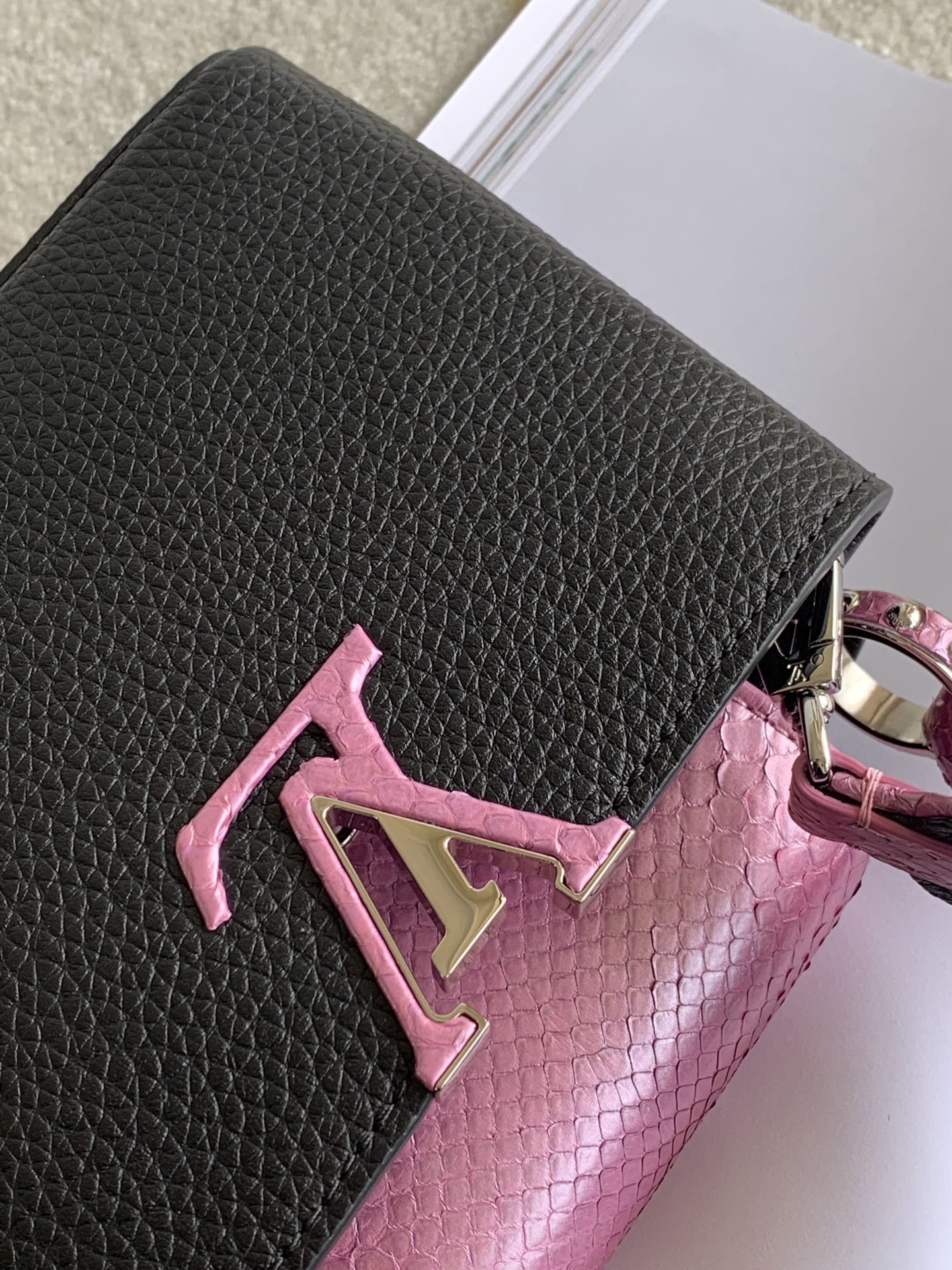 L*ouis V*uitton Top Bag 21x14x8cm