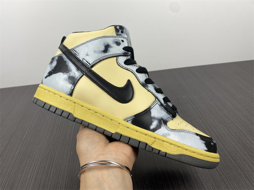 from Nike SB Dunk High DD9404-700