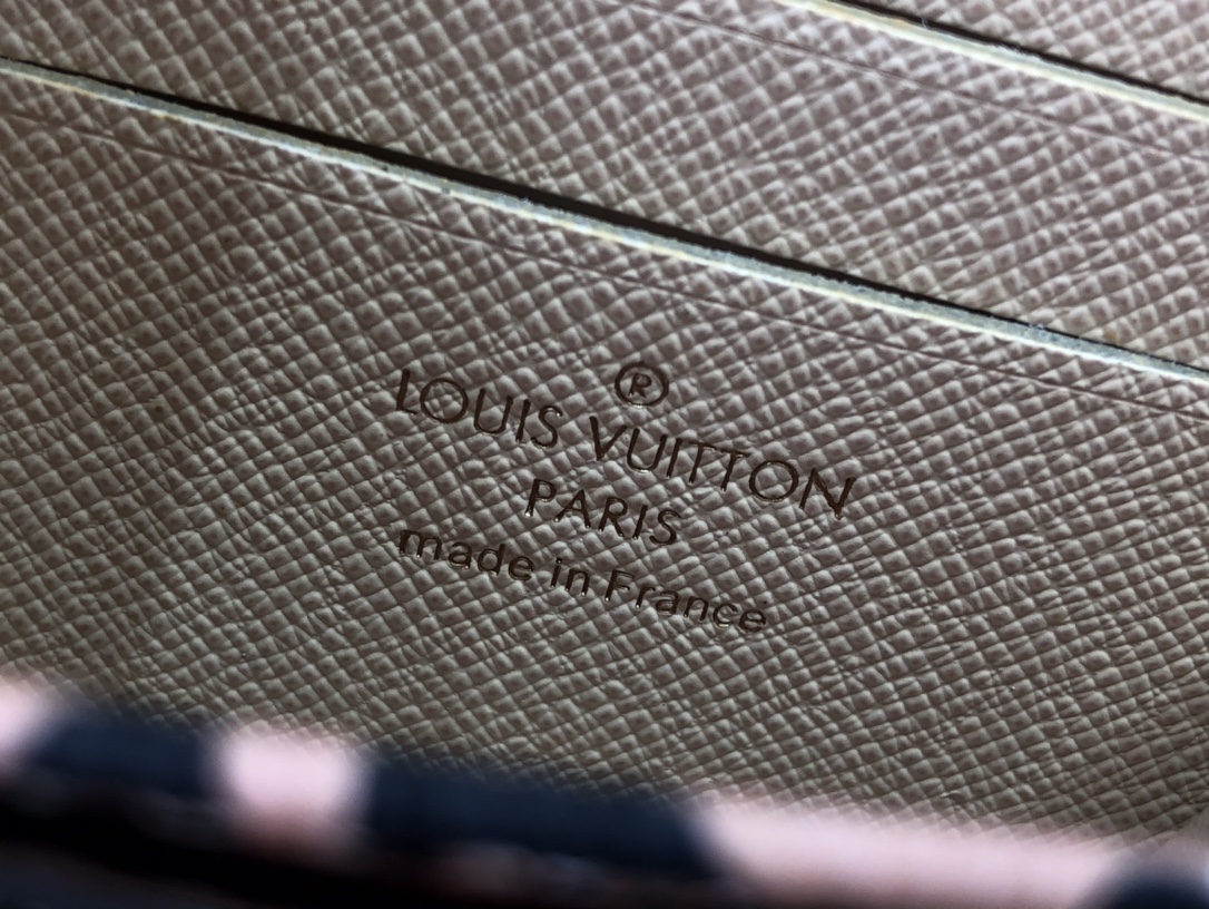 L*ouis V*uitton Bag Top Quality 11*8.5*2cm