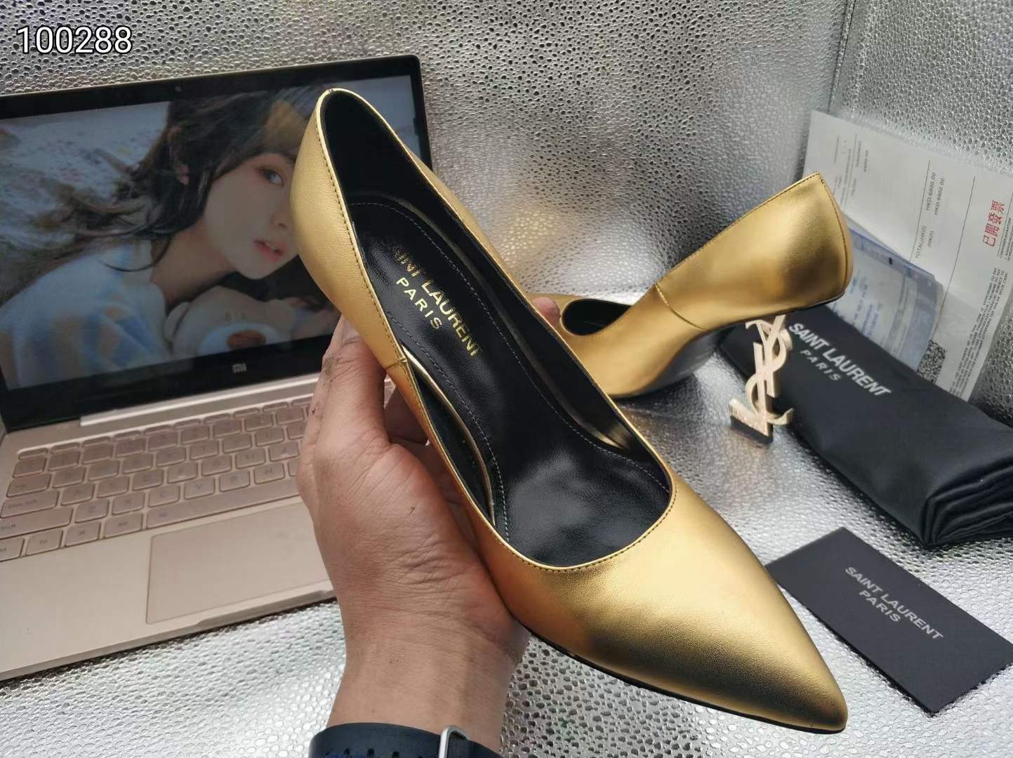 Women Y*SL Top Pumps