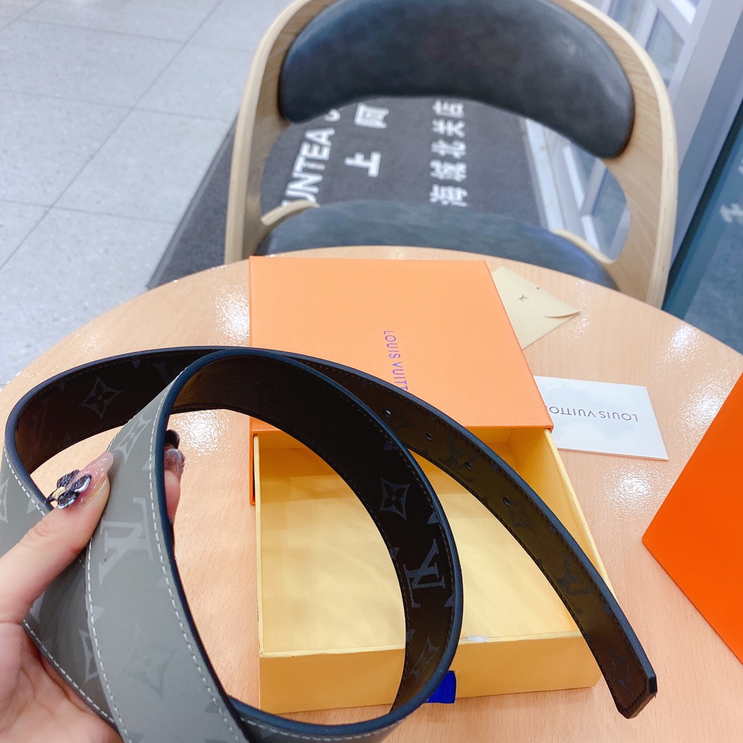 L*ouis V*uitton Belts Top Version