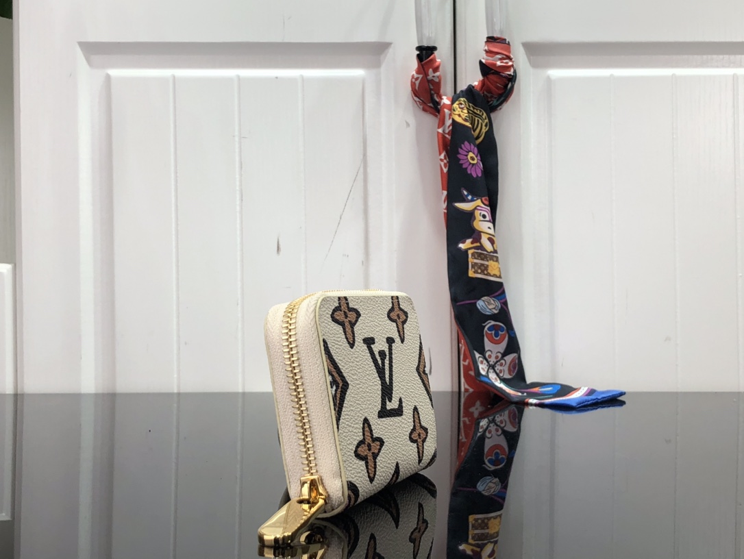 L*ouis V*uitton Bag Top Quality 11*8.5*2cm