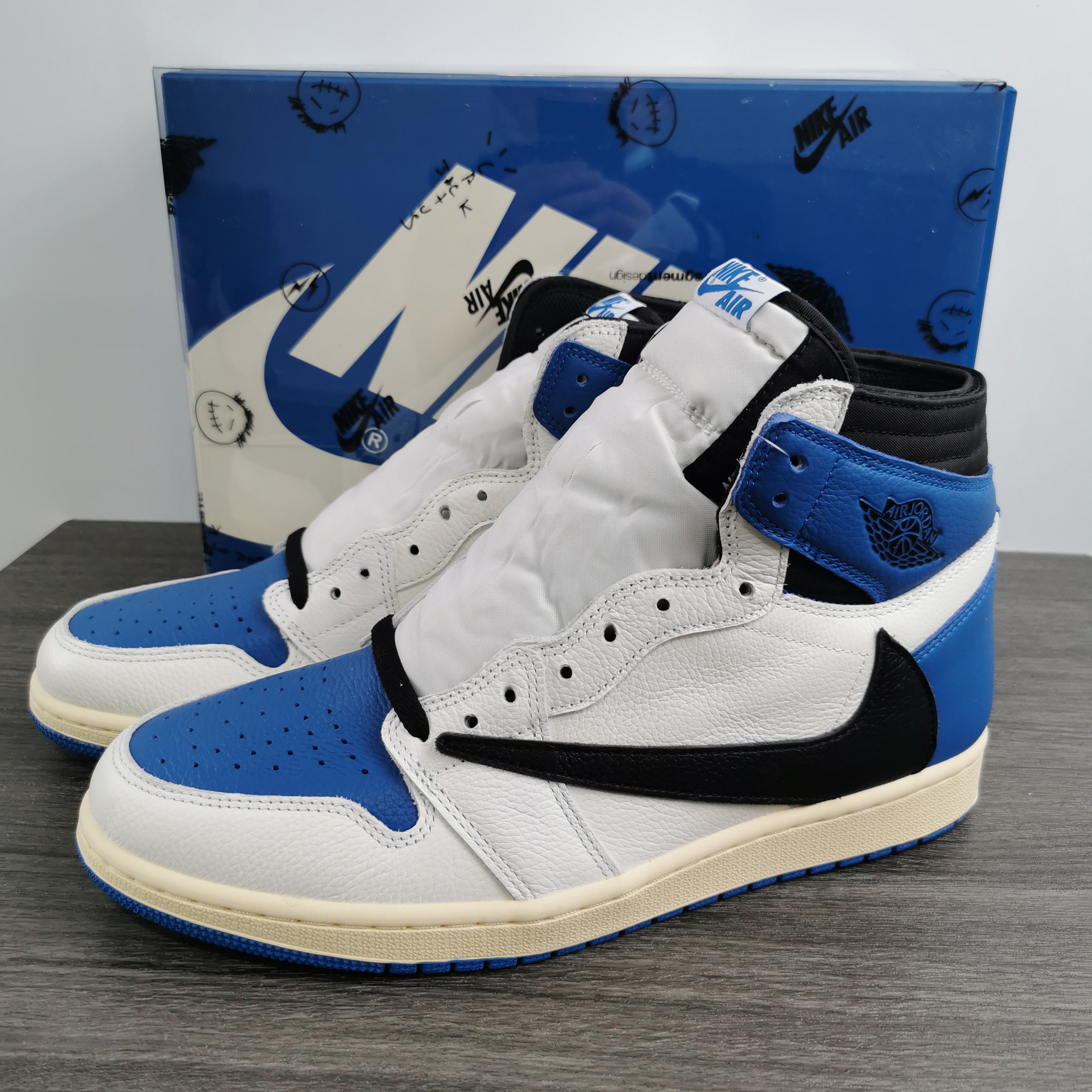 Air Jordan 1 Travis Scott DH3227-105