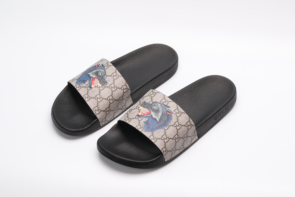 G*cci Sandals