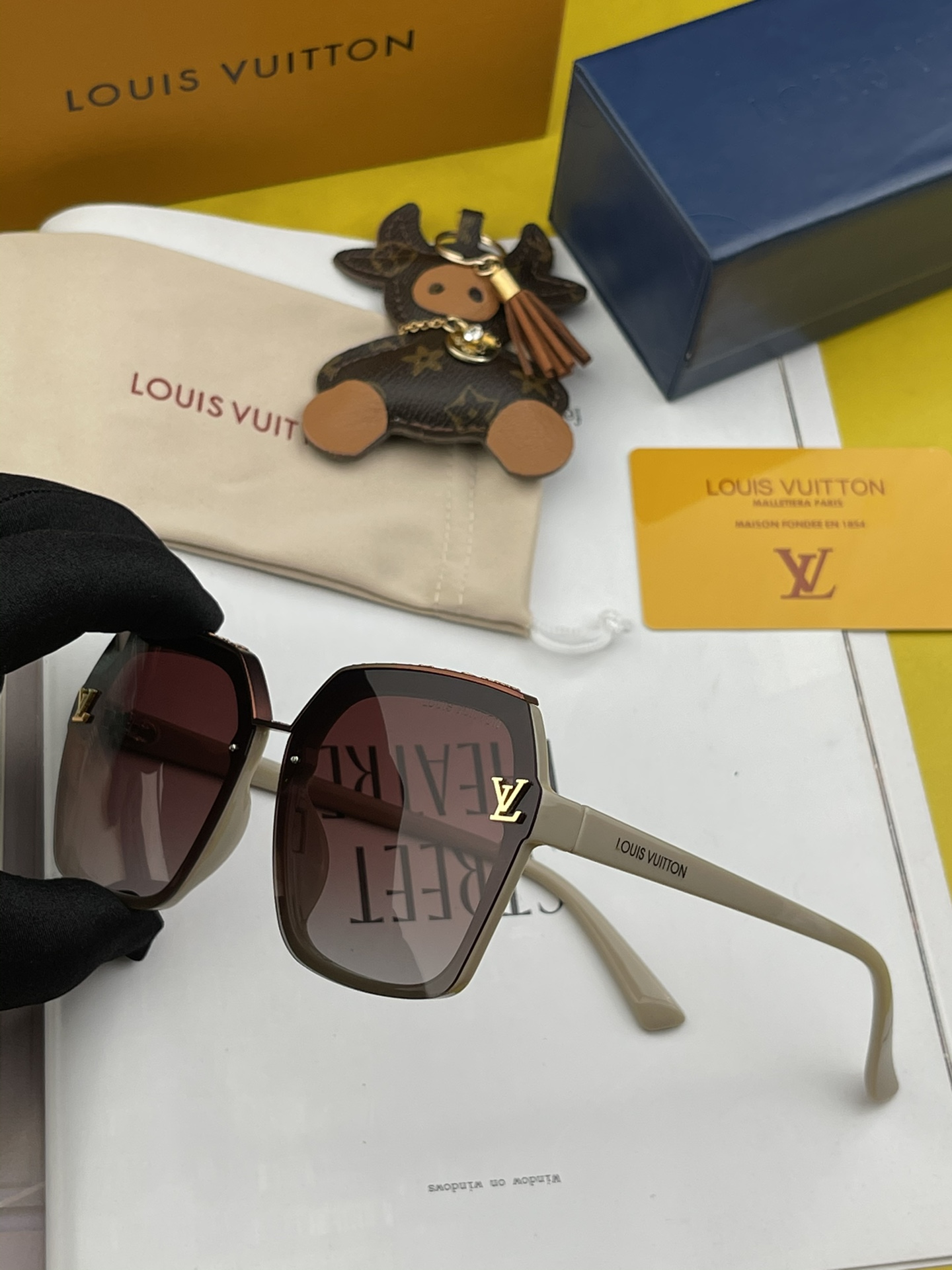 L*ouis V*uitton Glasses Top