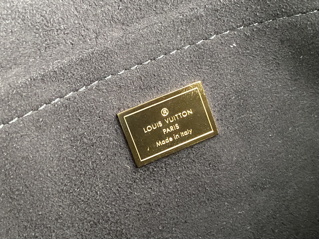 L*ouis V*uitton Bag Top Quality 17*16*8.5cm