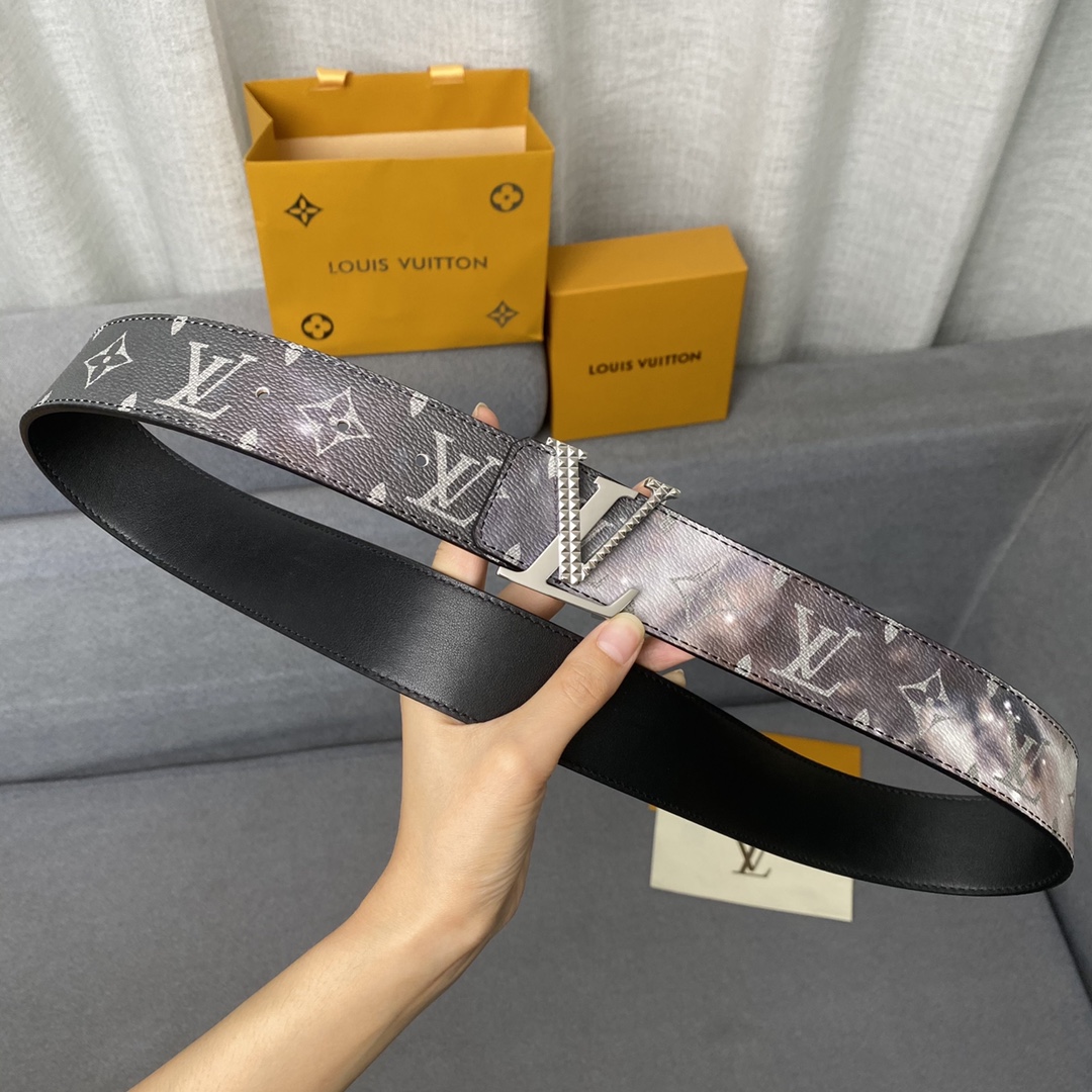 L*ouis V*uitton Belts Top Version