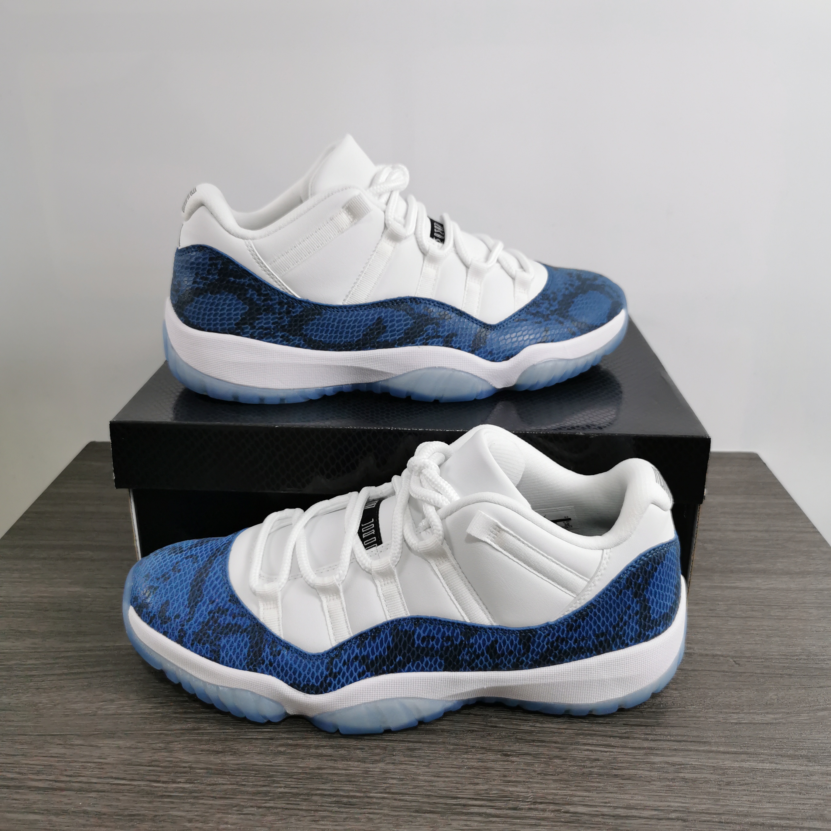 Air Jordan 11 Low