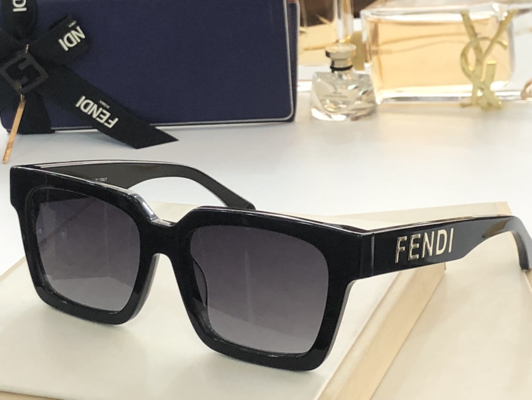 F*endi Glasses Top