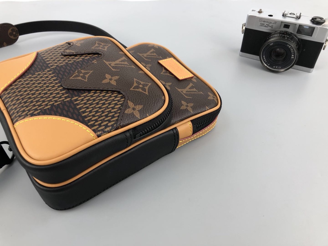 L*ouis V*uitton Top Bag 10*21*5CM