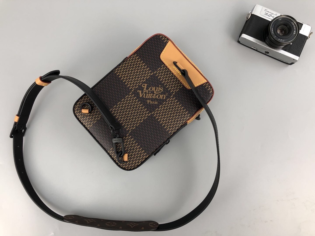 L*ouis V*uitton Top Bag 10*21*5CM