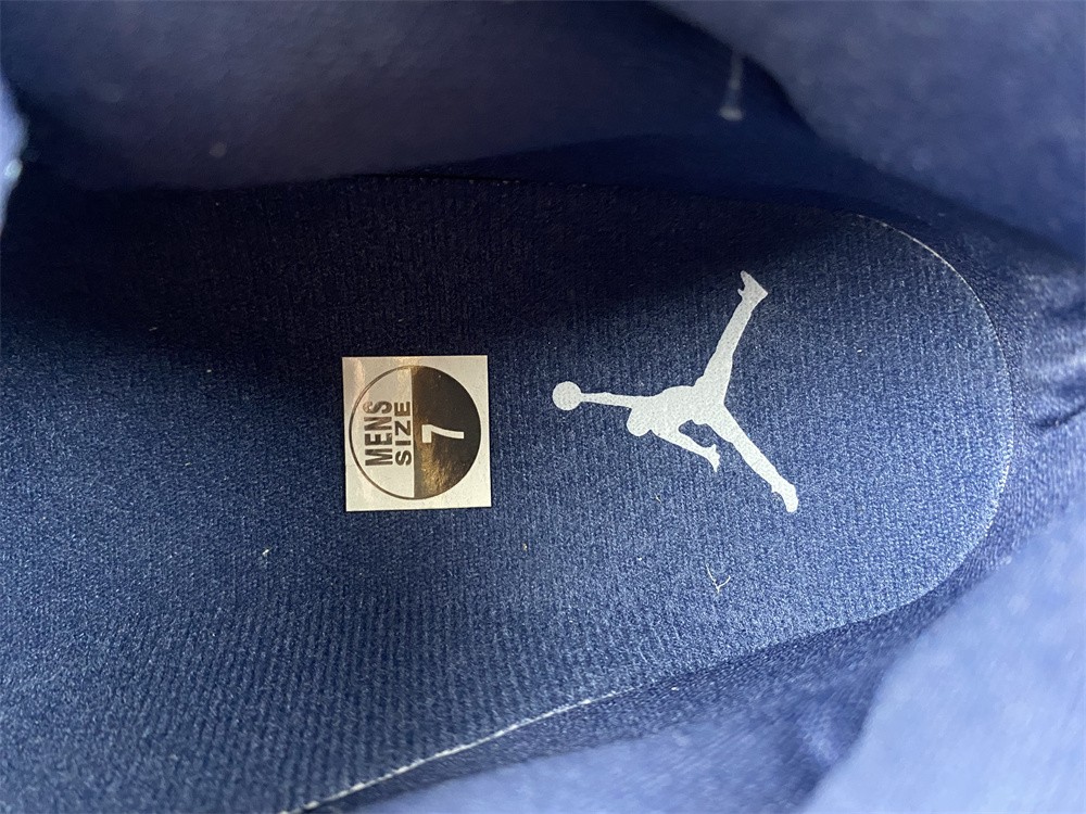 Air Jordan 11 WMNS AR0715-441