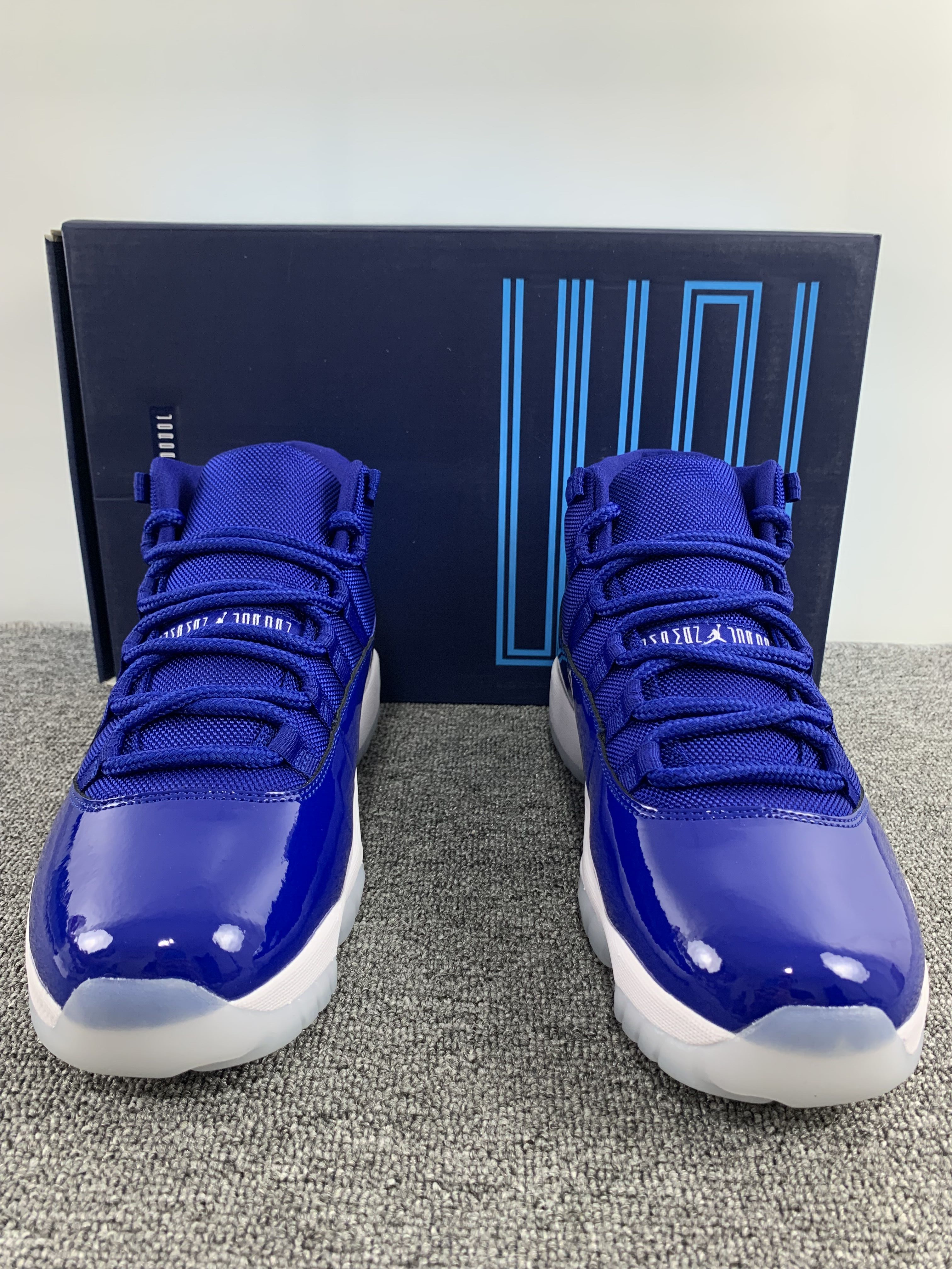 Jordan 11 Retro Midnight Navy White