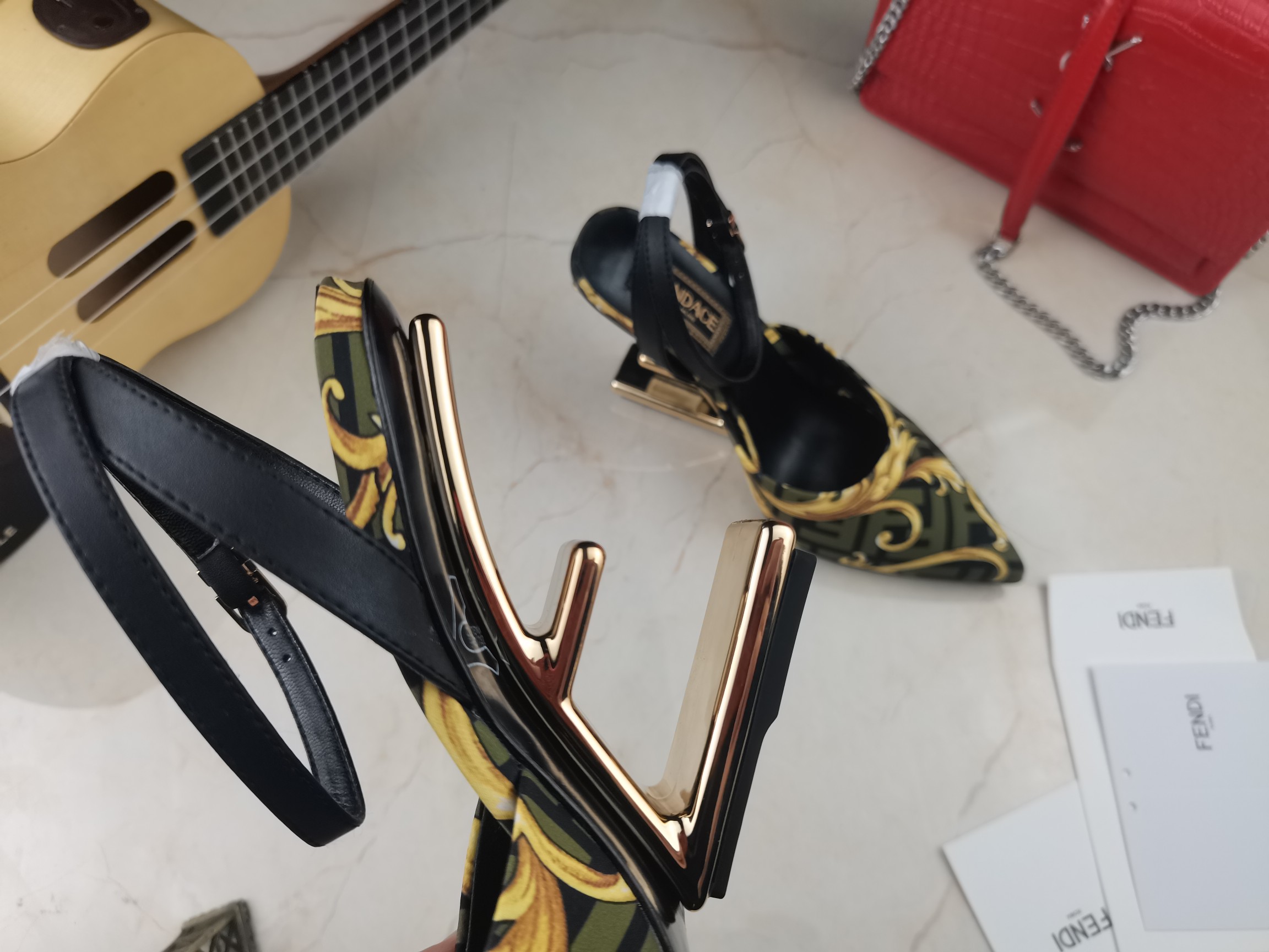 Women F*endi Top Quality Sandals