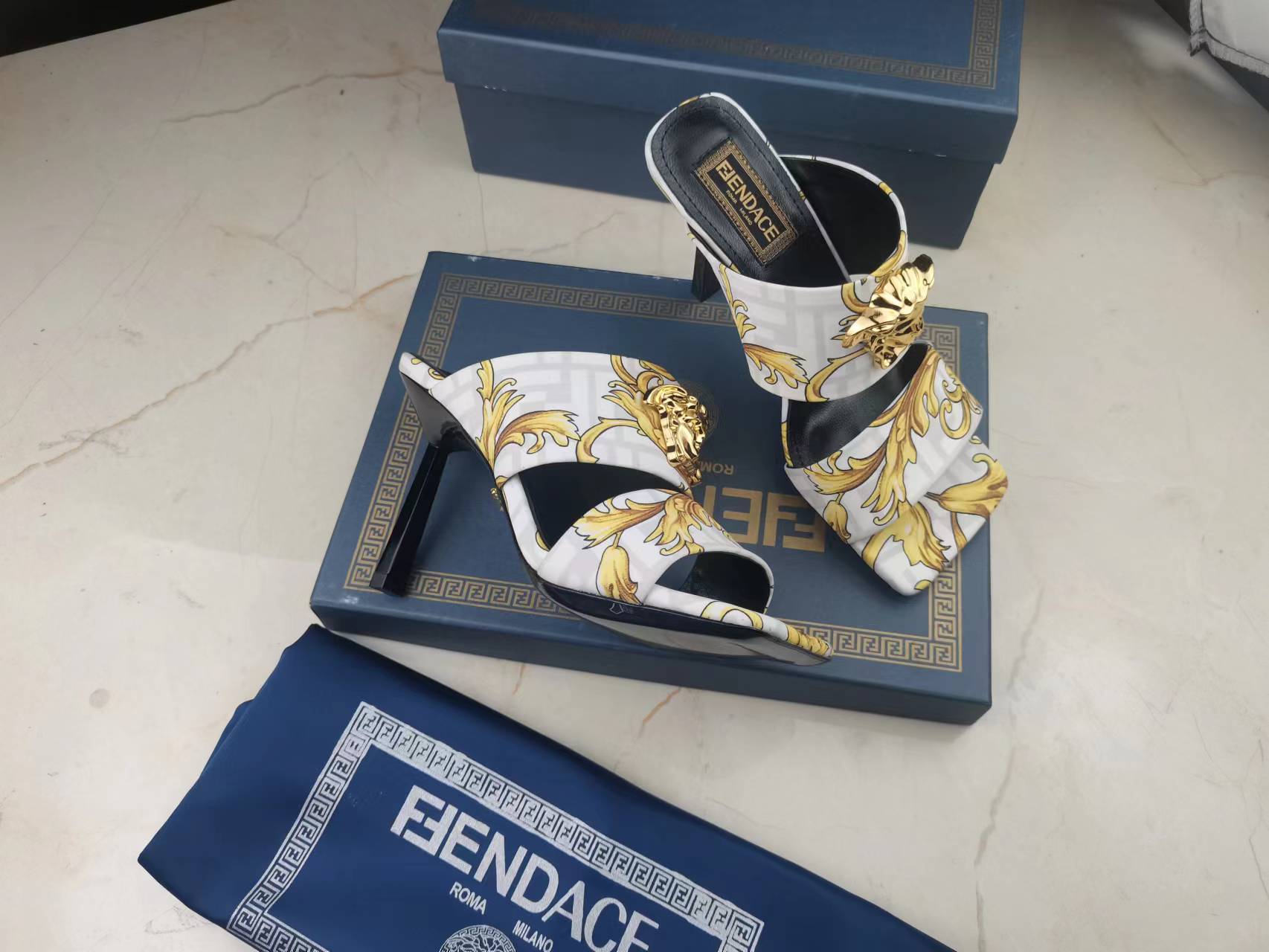 Women F*endi Top Quality Sandals