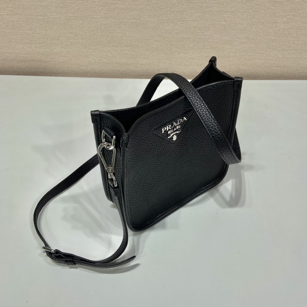P*rada Bag Top Quality 19*20*6CM
