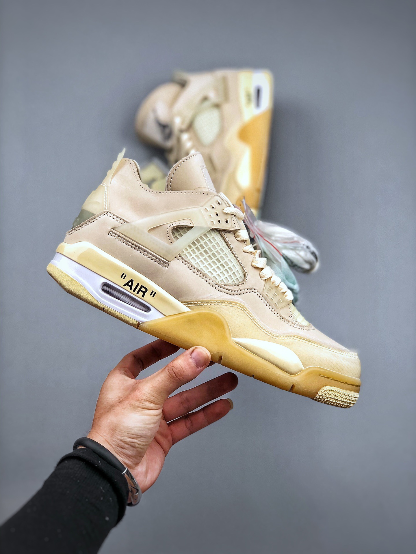 OFF-WHITE x Air Jordan 4 “sail”ow