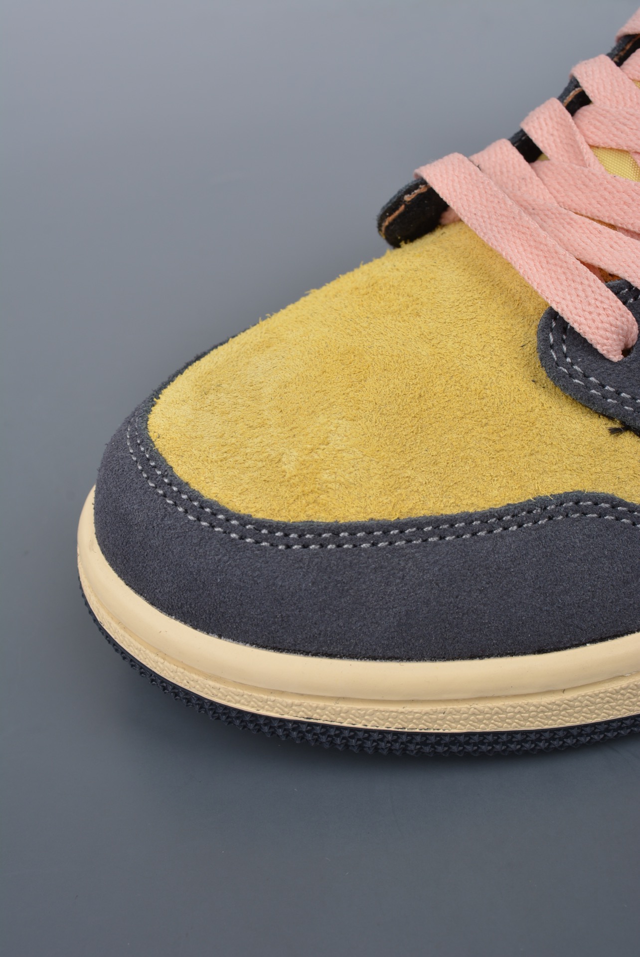 Travis Scott x Air Jordan 1 Low Reverse Mocha