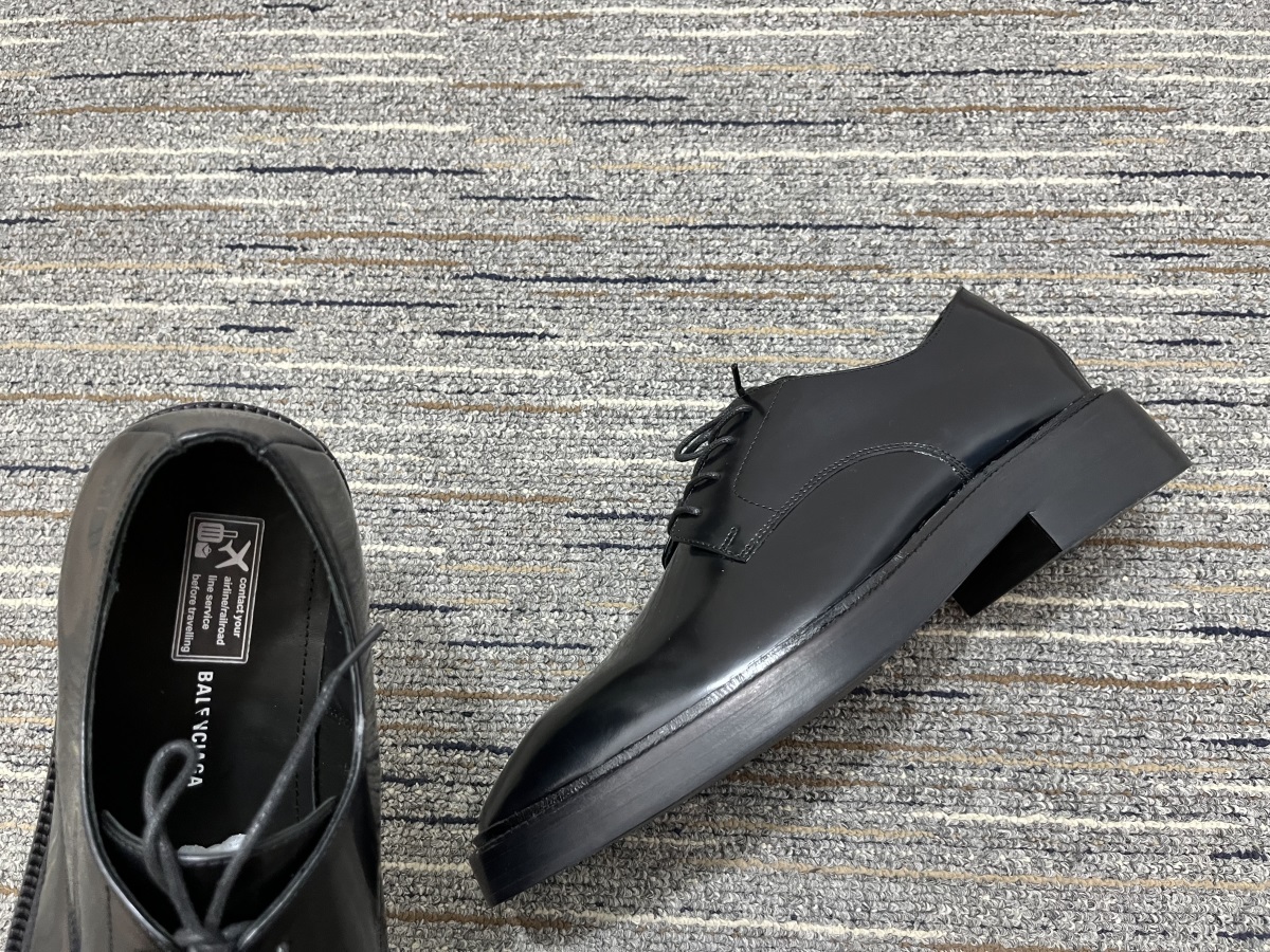 Men B*alenciaga Leather shoes