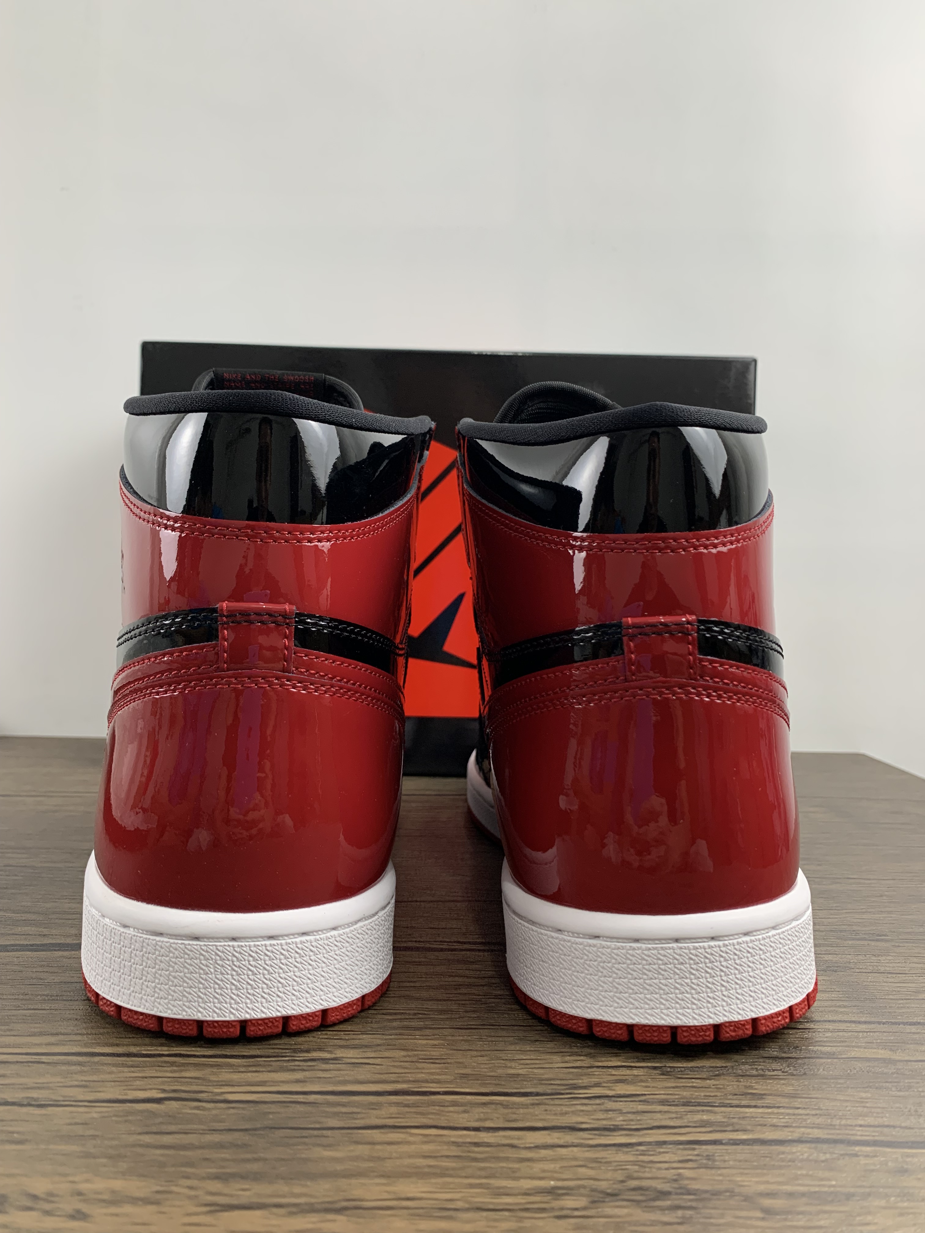 Air Jordan 1 Mid AJ1