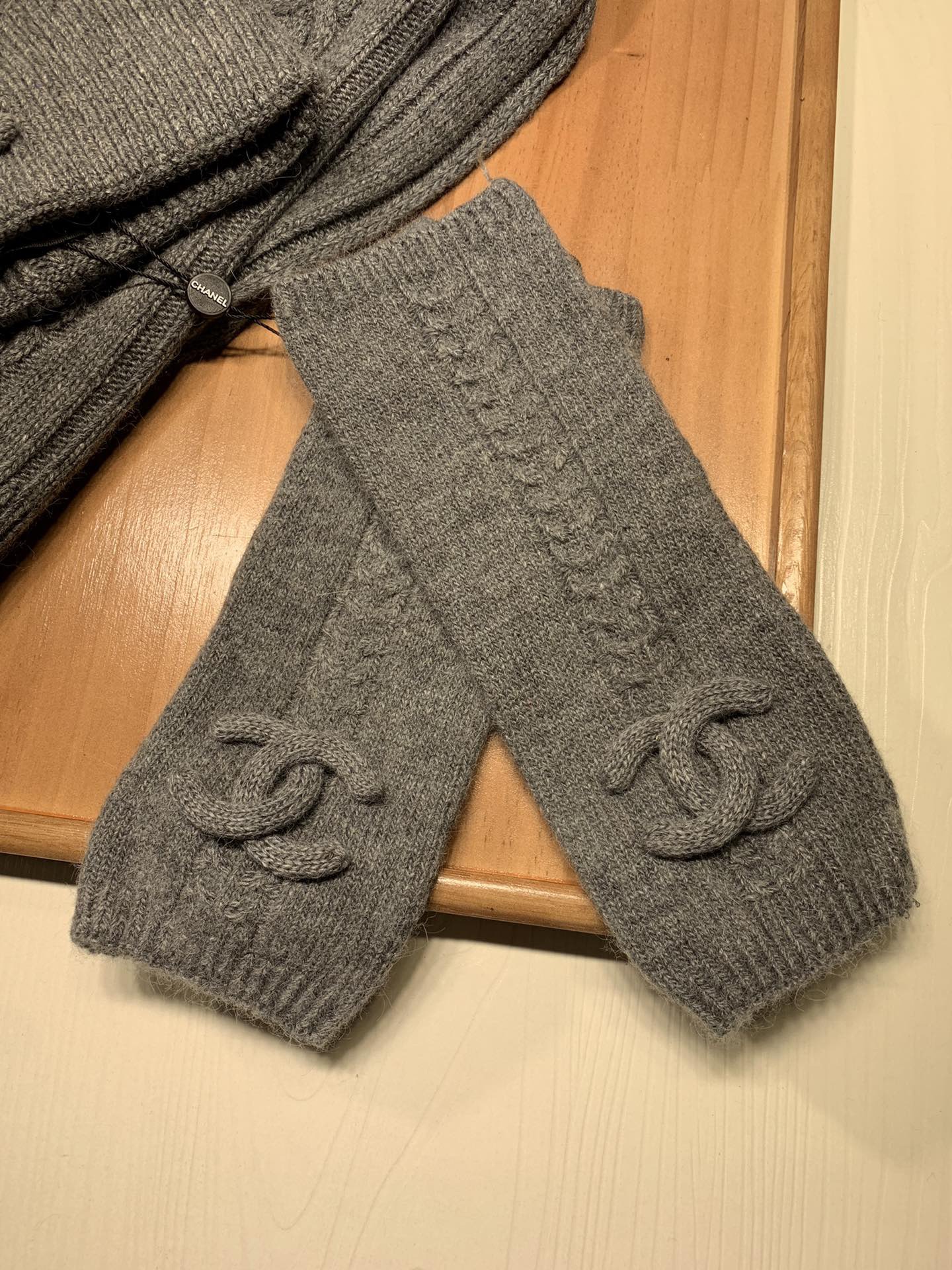 Copy Women Men Hat+Gloves+The scarf C*hanel