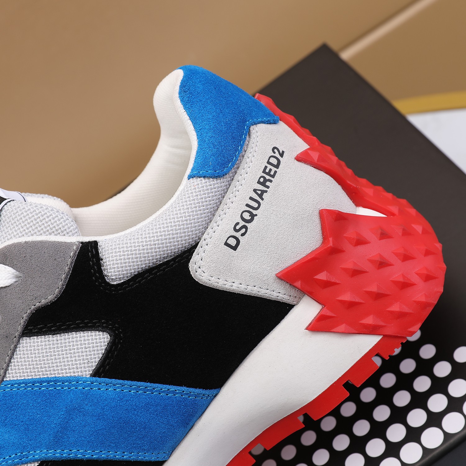 Men O*ff W*hite Top Sneakers