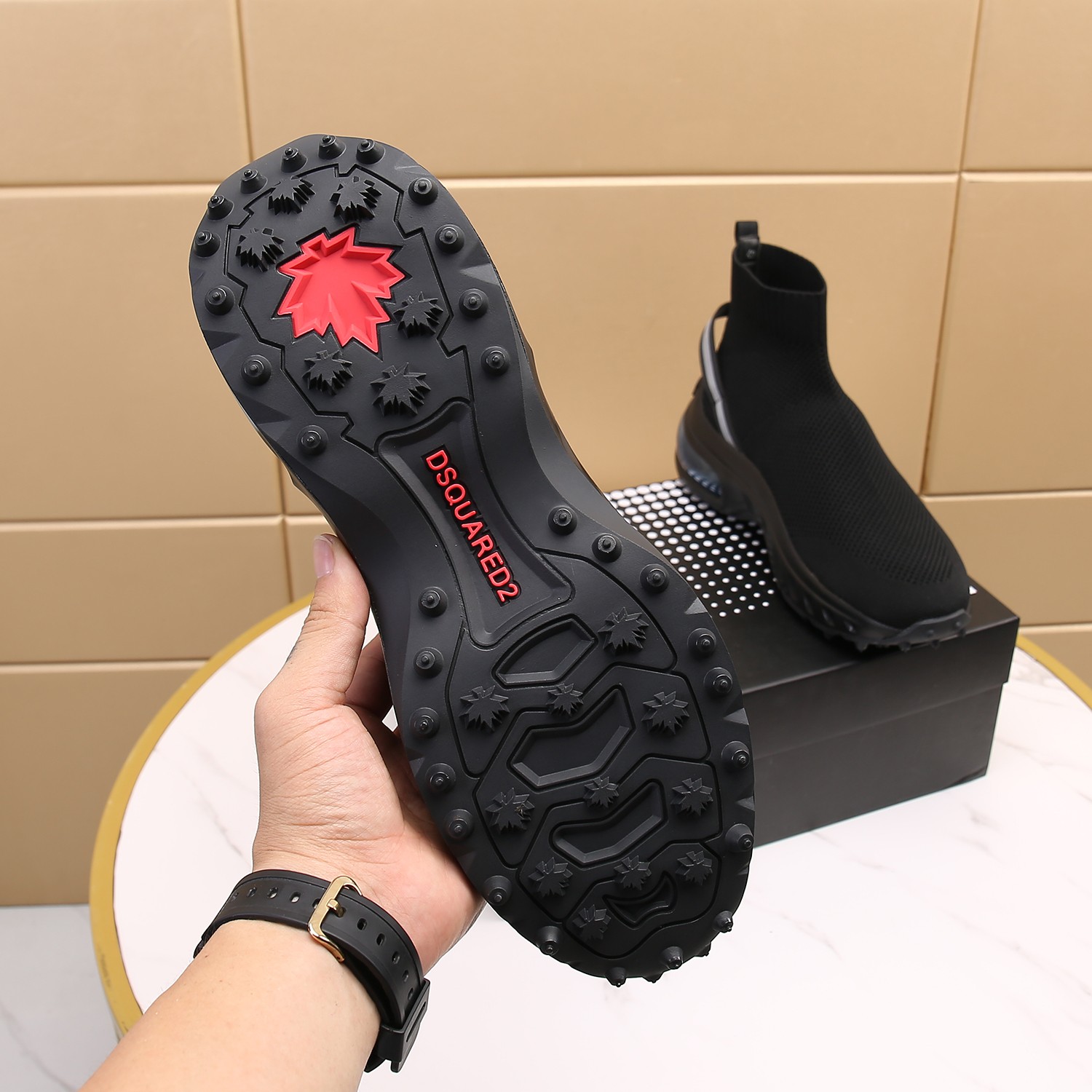 Men O*ff W*hite Top Sneakers