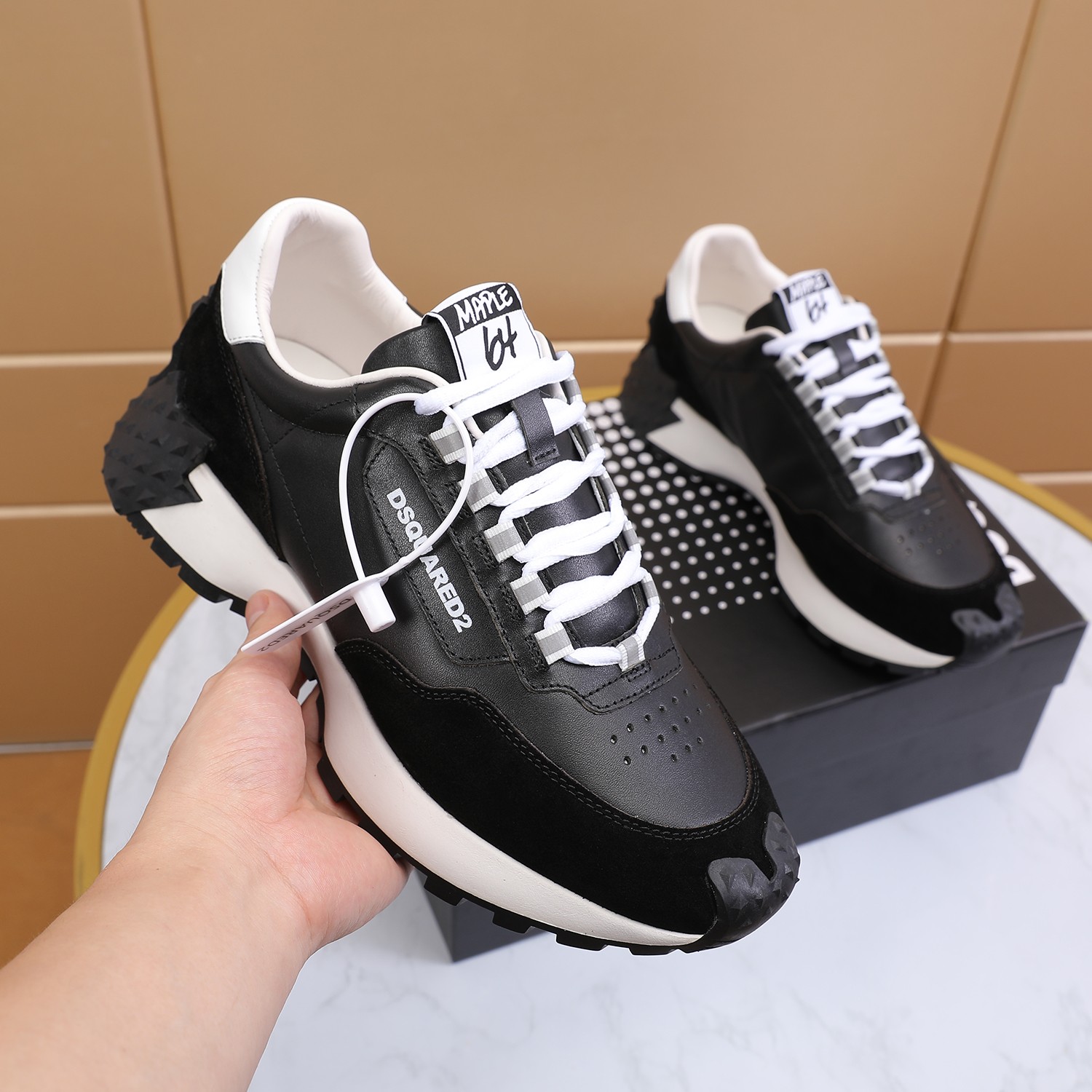 Men O*ff W*hite Top Sneakers