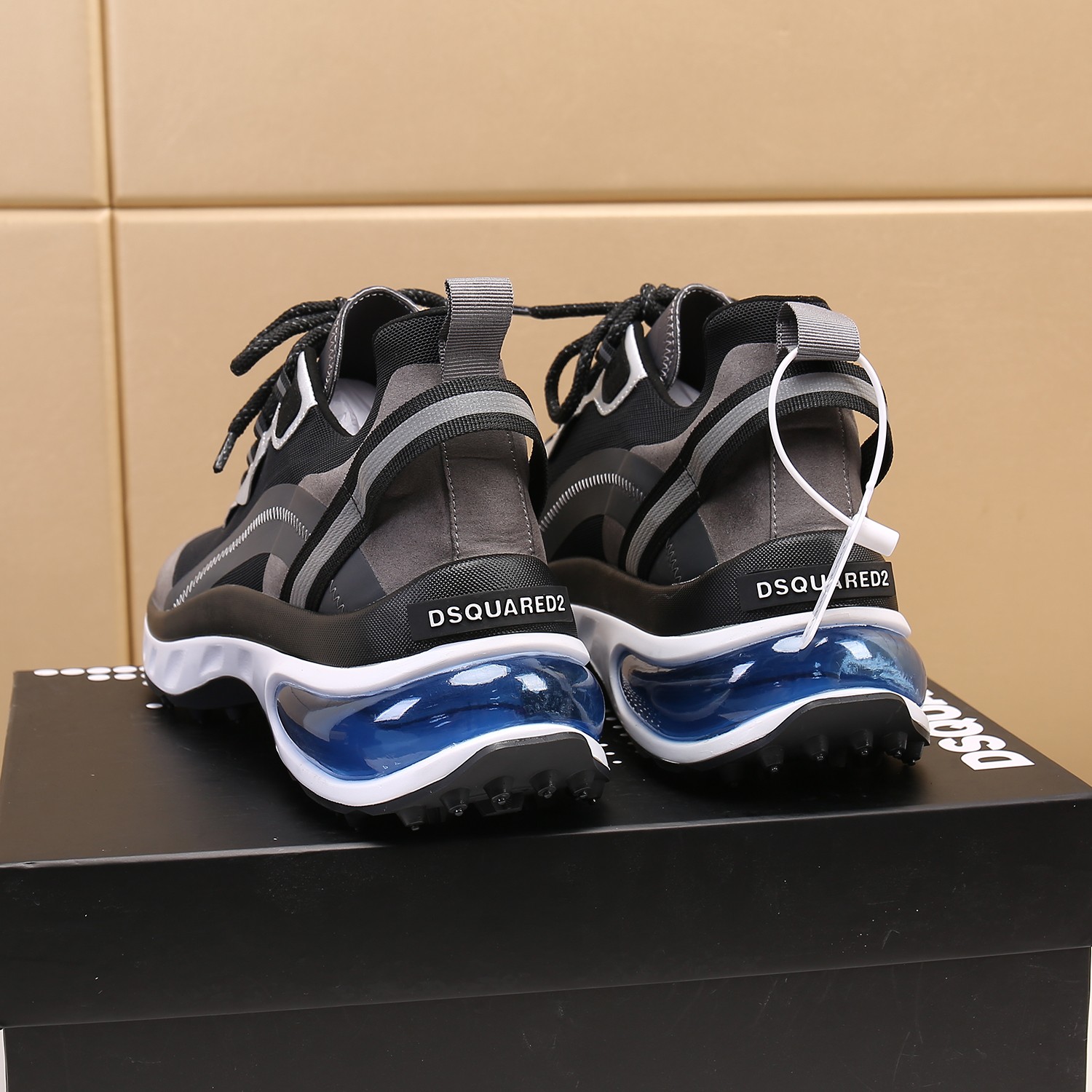 Men O*ff W*hite Top Sneakers