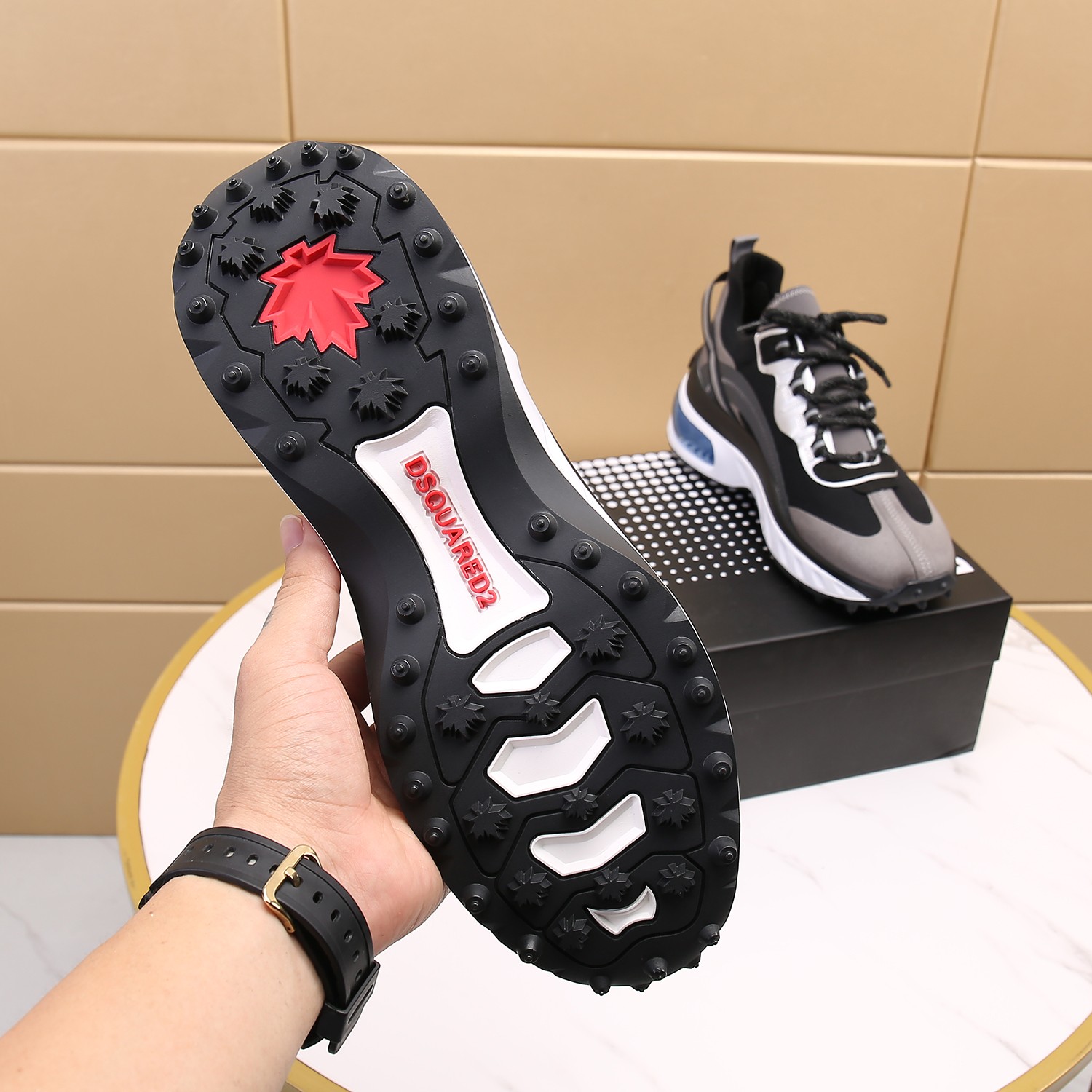 Men O*ff W*hite Top Sneakers