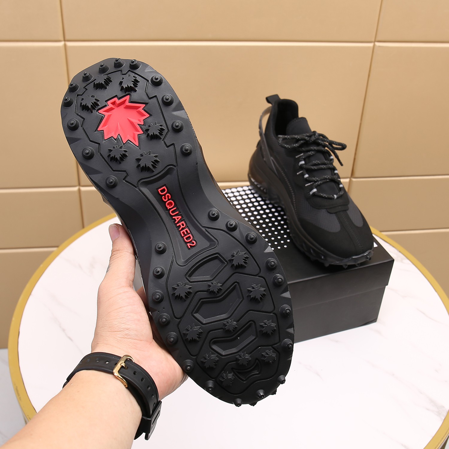 Men O*ff W*hite Top Sneakers