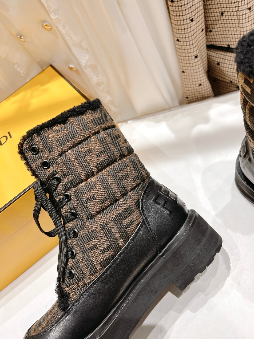 Women F*endi Top Boots Maikesneakers